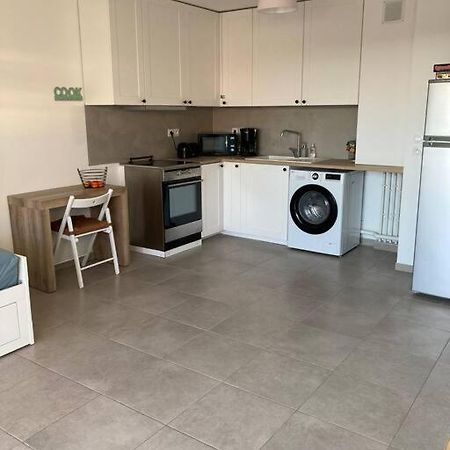 Appartement Rdc Avec Parking Prive La Fare-les-Oliviers 外观 照片